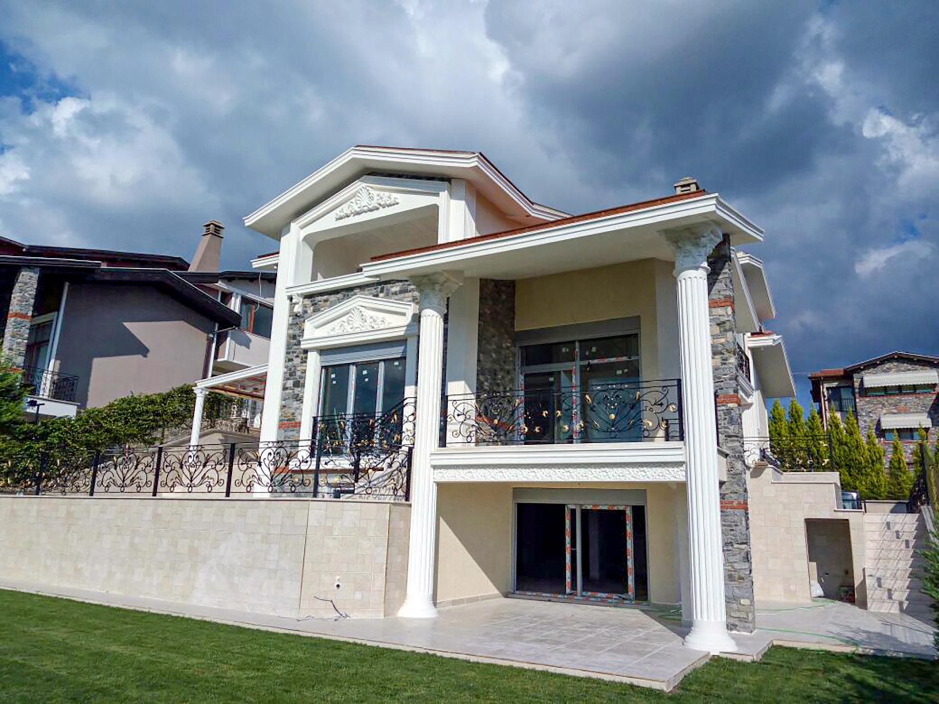 Facade - Classic - Villa