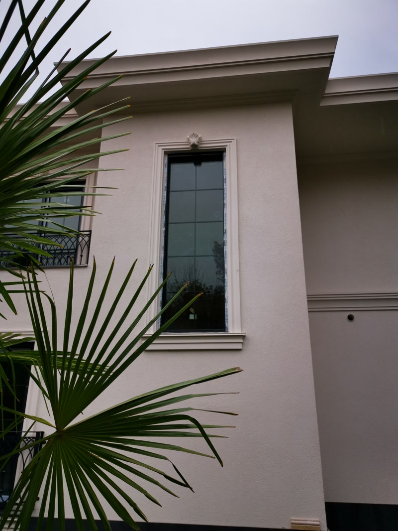 Exterior Tall Window Casing with Keystone Crest