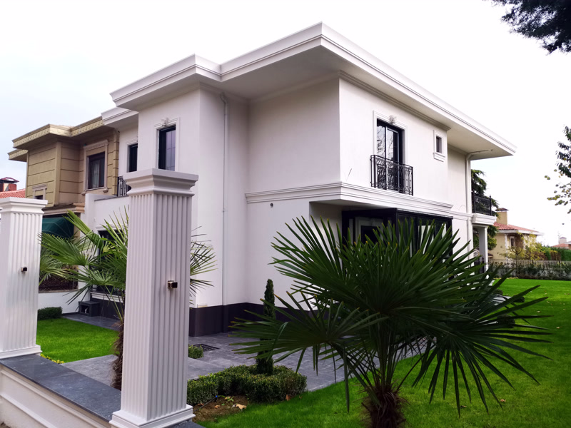 Modern Villa Facade with Fluted Gate Pillars