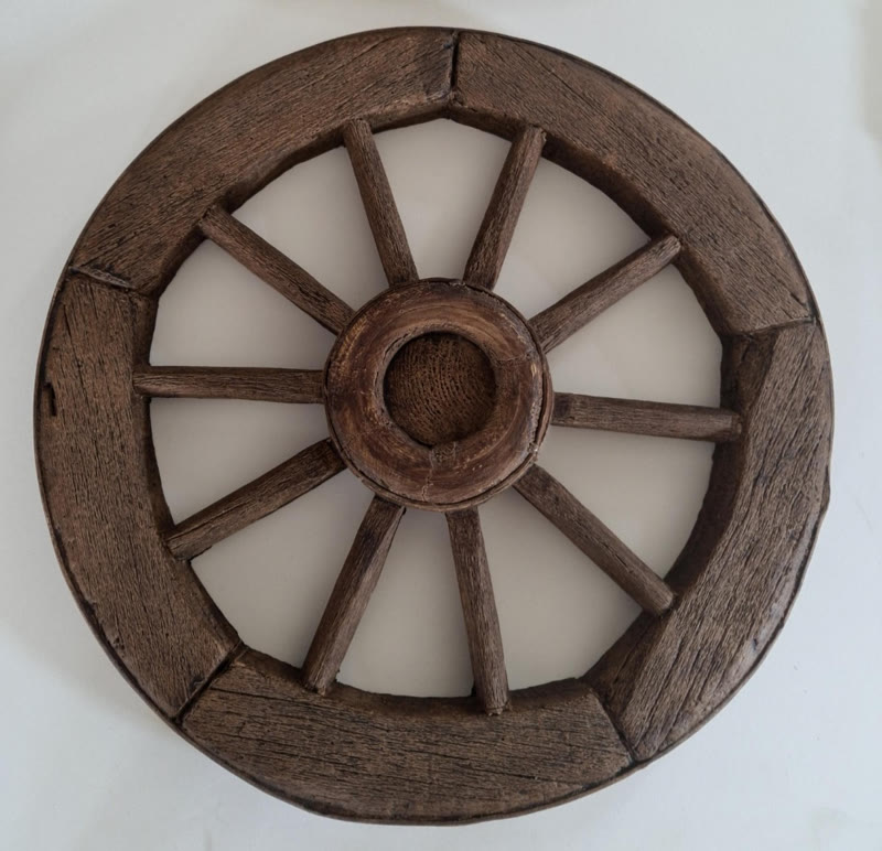 Polyurethane Faux Wood Wagon Wheel Wall Medallion