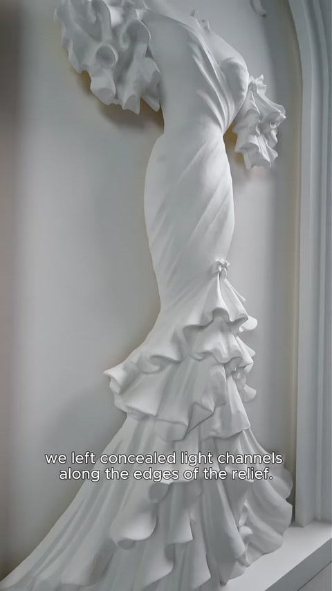 Hochzeitskleid-Relief in beleuchtetem Polyurethan-Bogen