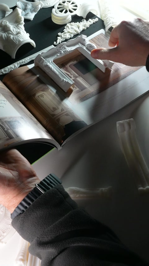 Katalog Polure: Głowice Kolumn, Rozety Sufitowe i Klasyczne Listwy