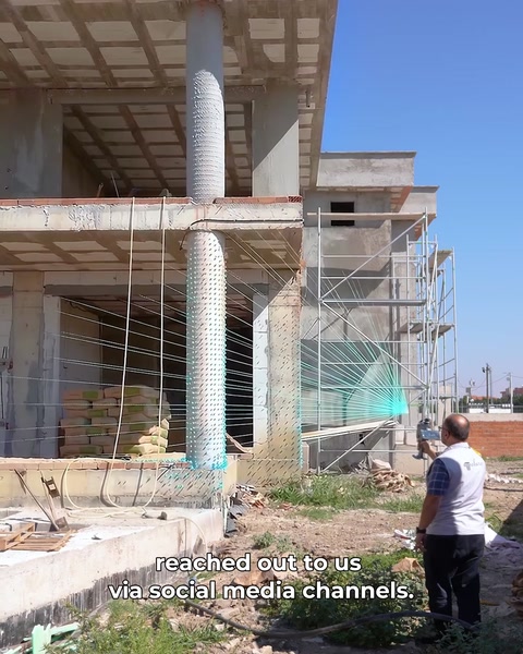 Η λέιζερ σάρωση καταγράφει την πρόσοψη της βίλας και τις αποστάσεις των κολονών