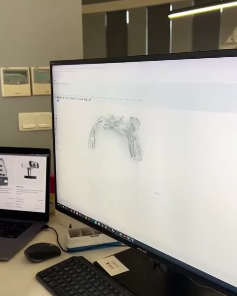 CAD-tööruum näitab varaseid digitaalseid mudeleid dekoratiivsete elementide