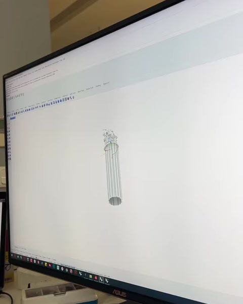 CAD-ekraan esitab peenitatud klassikalise sambamudeli
