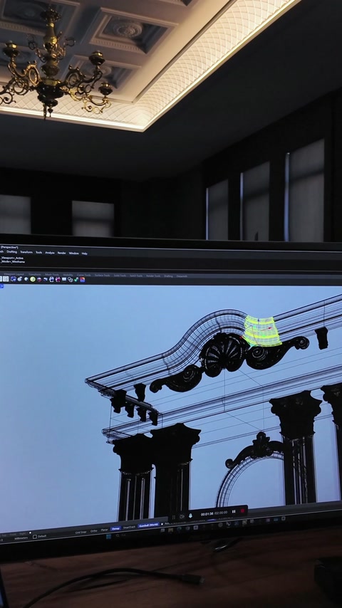 Σχέδιο γραμμής CAD εμφανίζει πυλώνους και προφίλ κορνίζας σε χειροκίνητη λειτουργία