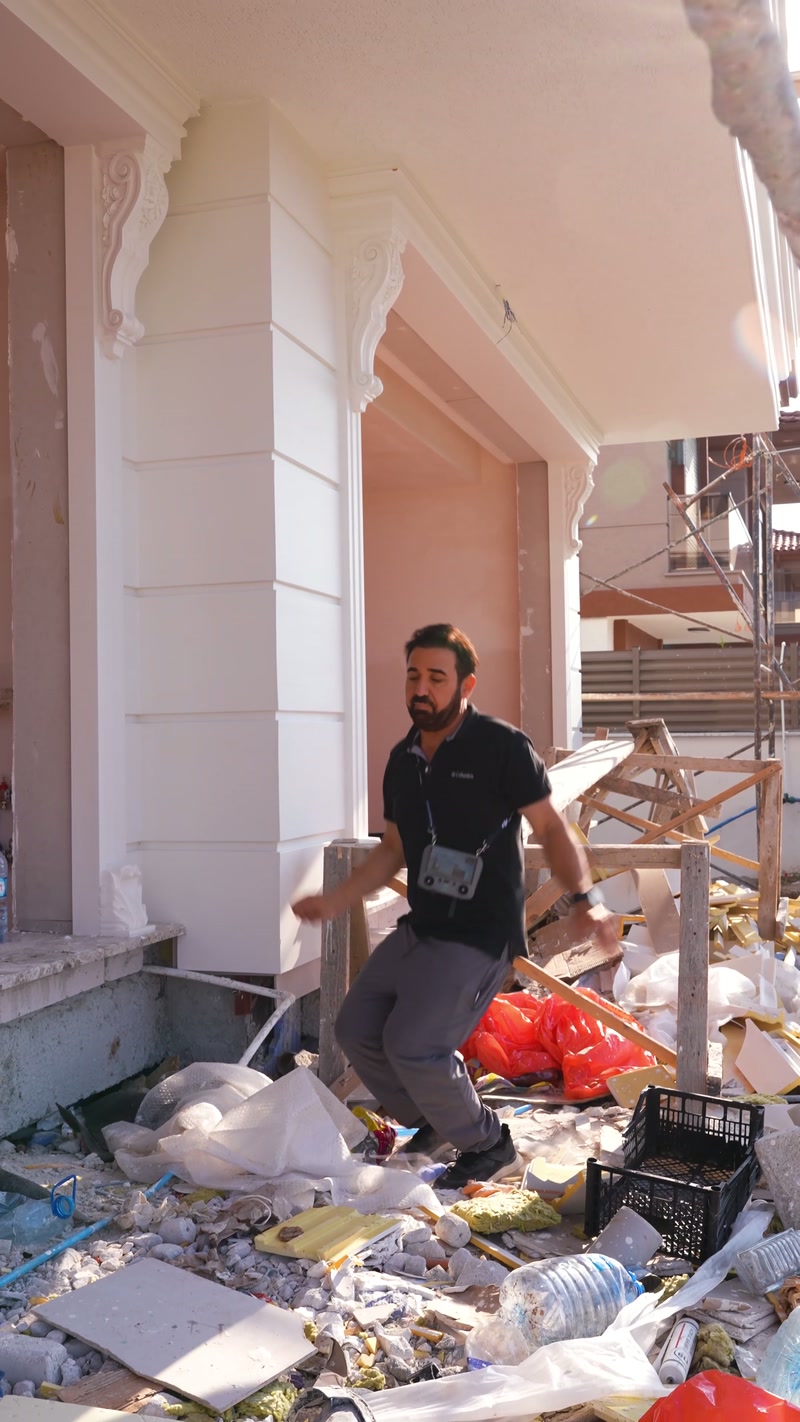 Vom Entwurf bis zur Montage: Fassadensäulen, Bögen und Fensterumrahmungen