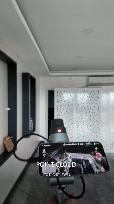 L’appareil de relevé capture les détails du plafond dans l’intérieur lumineux.