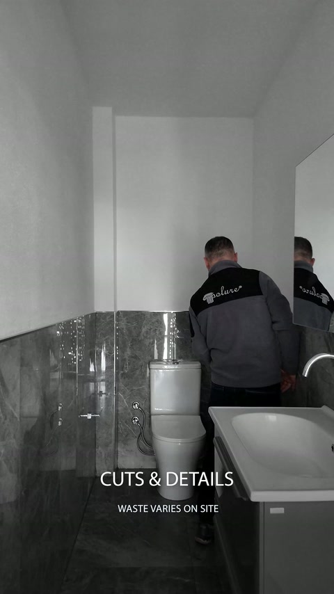 Les dimensions de la salle de bains et les équipements installés sont relevés pendant la mesure.