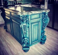 Masa dhe ishull klasik me poliuretan të zbukuruar për dekorim vile Ishull klasik me dekor poliuretaniKy ishull ofron një ndërthurje të veçantë mes funksionalitetit praktik dhe elegancës klasike. Stru