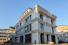 Elegant Classical Hotel Facade with Polyurethane Details Polyurethane floor molding models floor molding models prices <h2>Classical Elegance with Polyurethane Application</h2><p>The facade demonstrates how