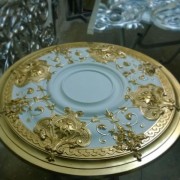 Polyurethane Classic Ceiling Medallion with Golden Details for Villa Décor