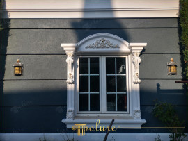 Elegant Polyurethane Window Frame with Classic Decorative Ornaments Polyurethane floor molding models floor molding models prices <h2>Polyurethane Classic Window Design</h2><p>The use of <strong>polyurethane</strong> decoration